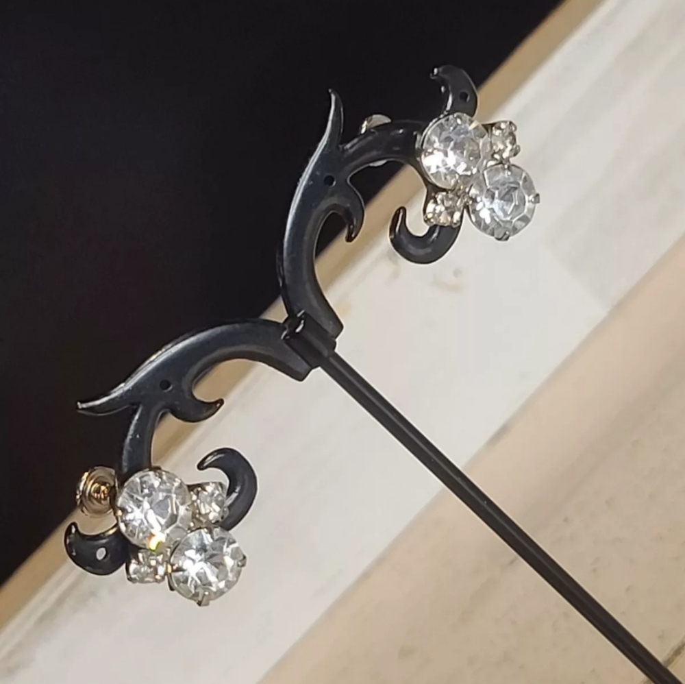 Vintage Costume Earrings Clear Rhinestone Silvertone Screw back * Read Details